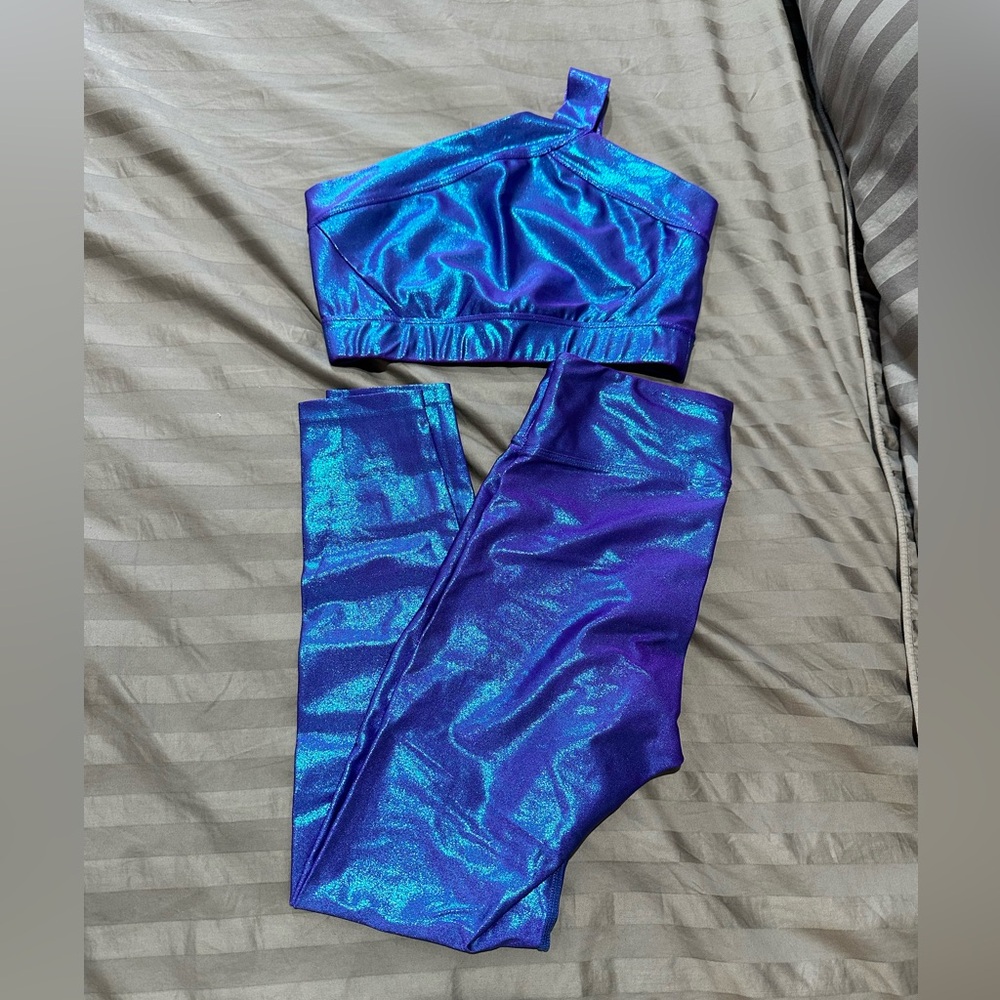 Heroine Sport One-Shoulder Top and Leggings Set